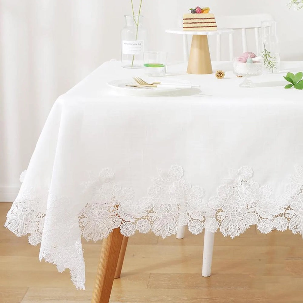 Linen Tablecloth with Lace Applique: Elegant Holiday Tablewear