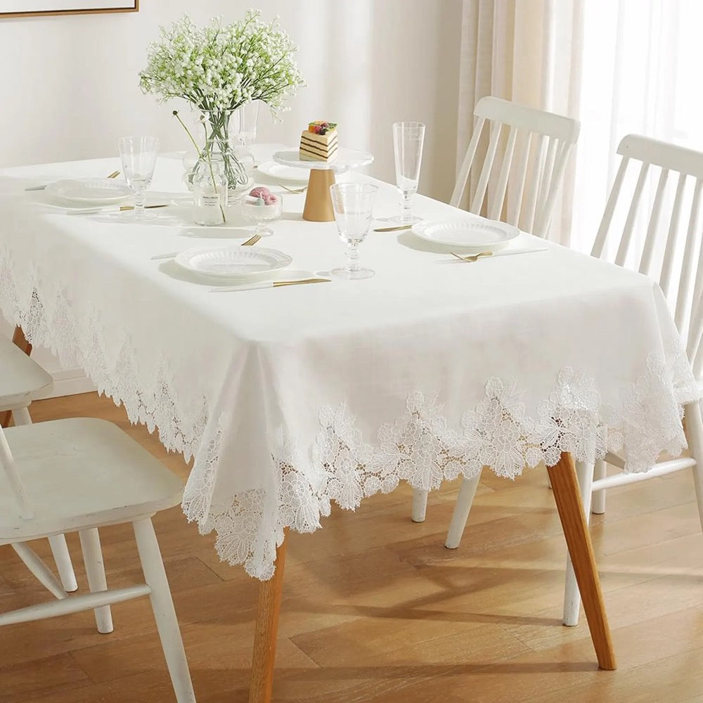 Linen Tablecloth with Lace Applique: Elegant Holiday Tablewear
