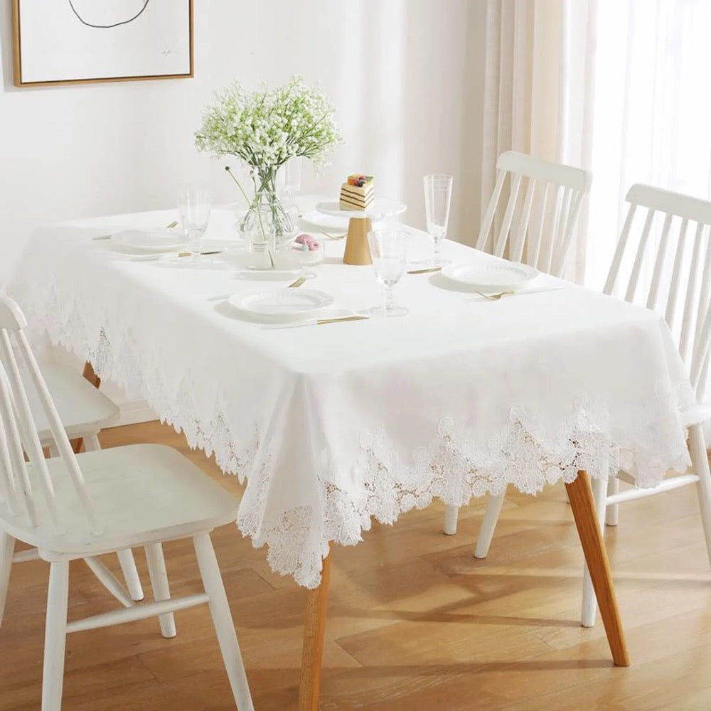 Linen Tablecloth with Lace Applique: Elegant Holiday Tablewear
